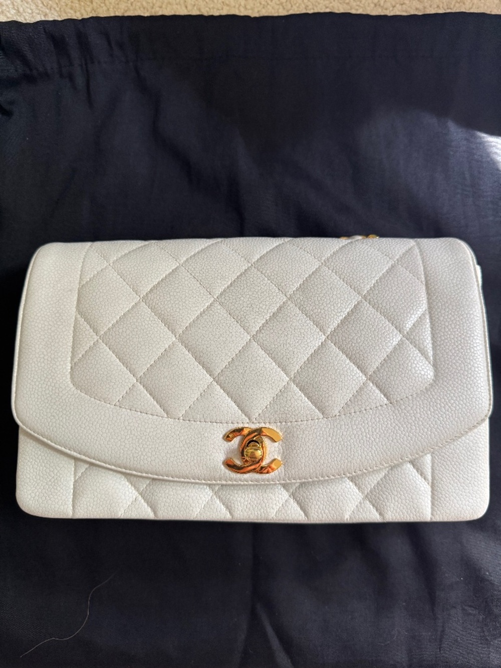 Vintage Medium White Chanel Diana Caviar
